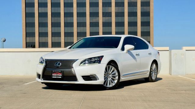 Used 2017 Lexus LS 460 AWD w/ Comfort Package image 1