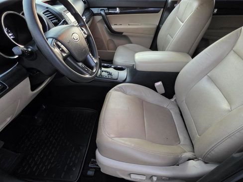 Used 2013 Kia Sorento EX image 6