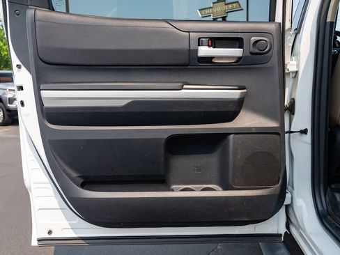 Used 2014 Toyota Tundra SR5 w/ SR5 Upgrade Package AWD/4WD image 26