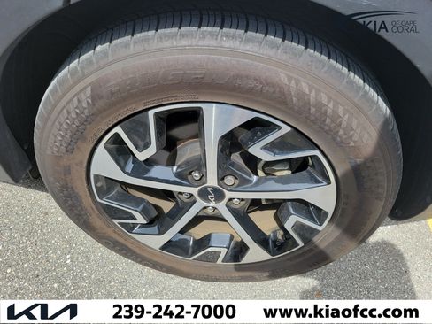 Certified 2025 Kia Sportage EX w/ Premium Package FWD image 8