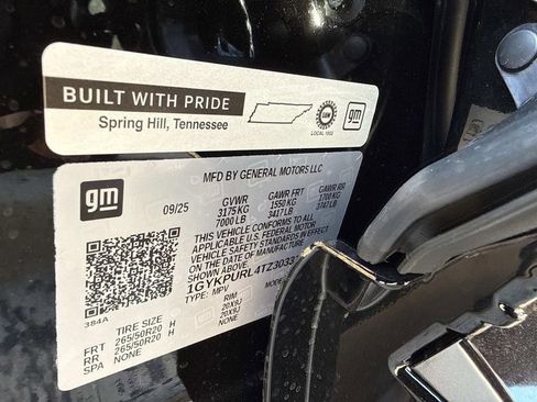 New 2026 Cadillac Lyriq Sport w/ LPO, Floor Liner Package image 18