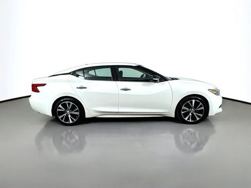 Used 2018 Nissan Maxima Platinum FWD image 6