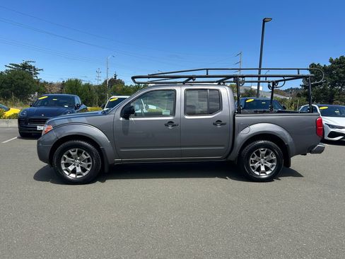 Used 2021 Nissan Frontier SV RWD image 2