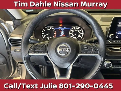 Used 2024 Nissan Altima 2.5 SV FWD image 25