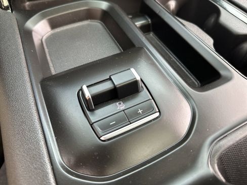 Used 2025 GMC Sierra 2500 AT4 w/ Technology Package image 22