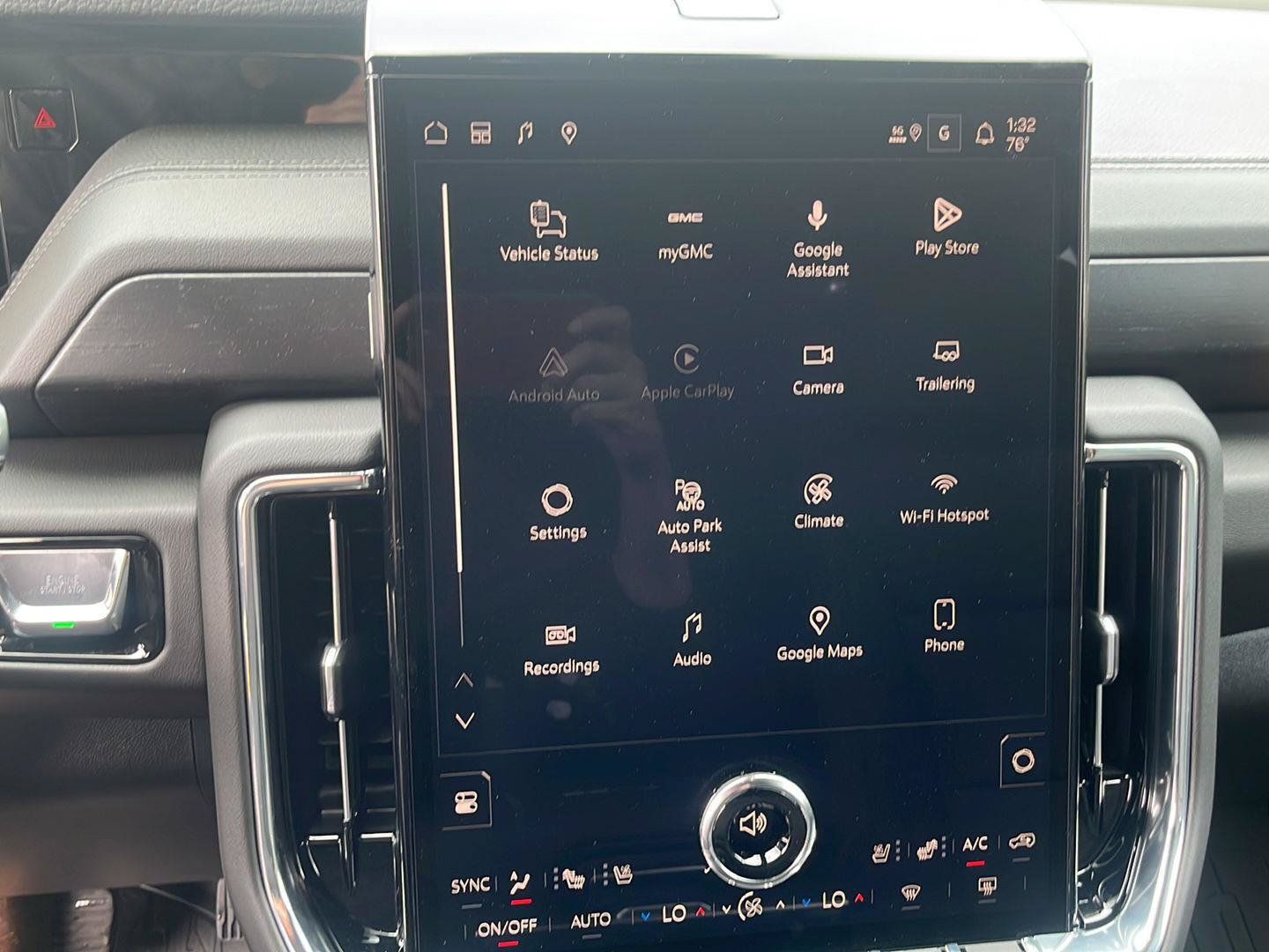 New 2026 GMC Yukon Denali w/ Denali Reserve Package AWD/4WD image 21
