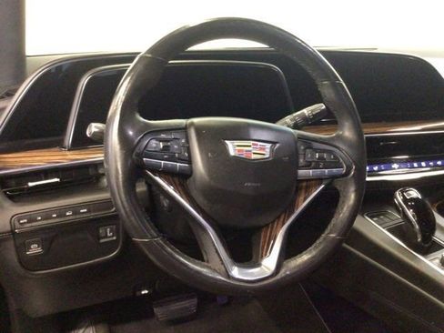 Used 2021 Cadillac Escalade Luxury AWD/4WD image 17