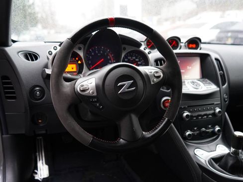 Used 2016 Nissan 370Z Coupe image 24