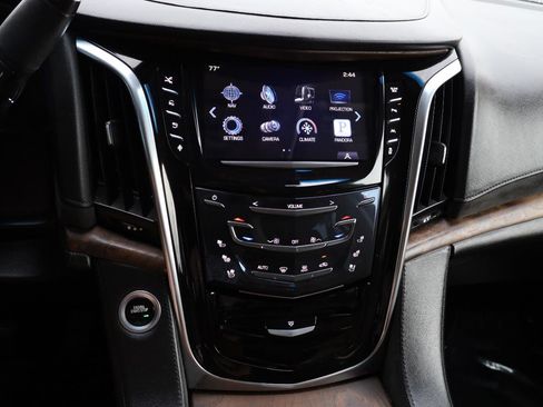 Used 2016 Cadillac Escalade Premium AWD/4WD image 11