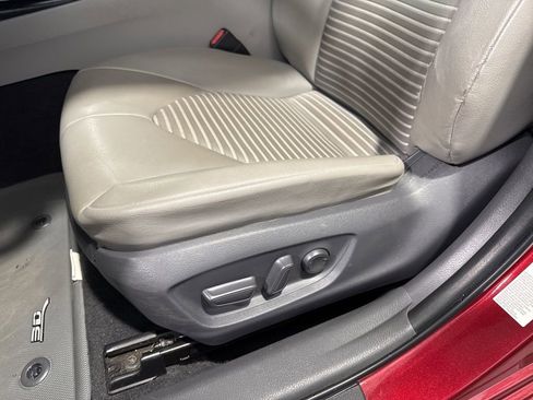 Used 2018 Toyota Camry SE FWD image 27