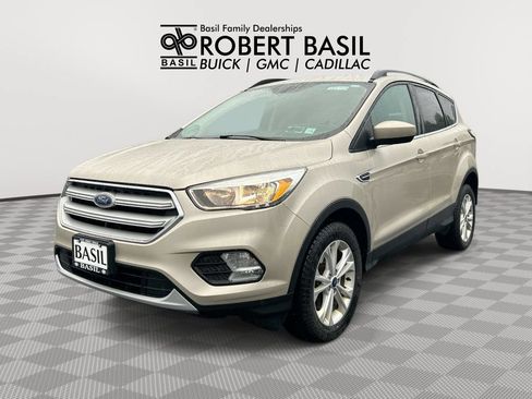 Used 2018 Ford Escape SE w/ SE Sync 3 Package AWD/4WD image 1
