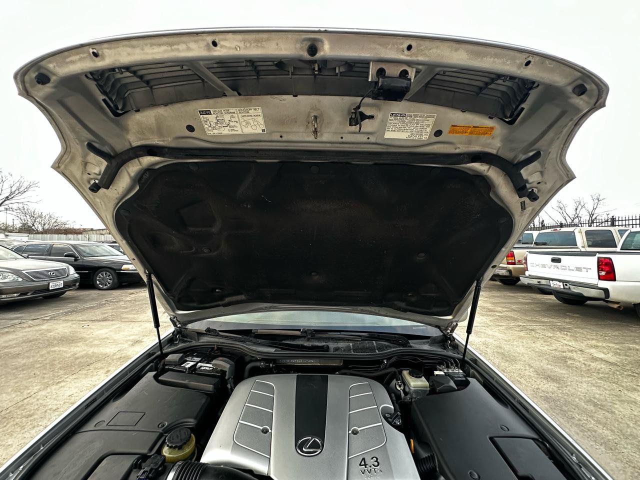 Used 2004 Lexus LS 430 RWD image 25
