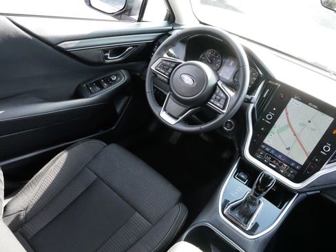 Used 2023 Subaru Outback Premium image 9