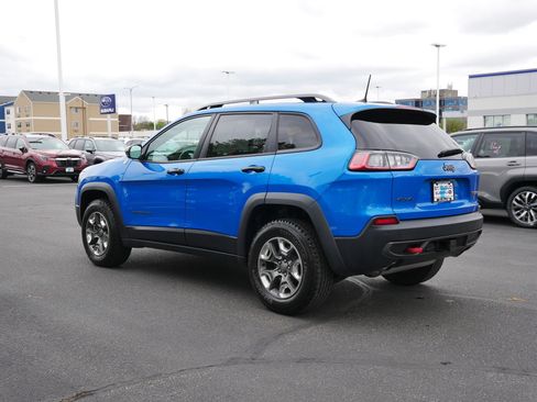 Used 2019 Jeep Cherokee Trailhawk w/ Cold Weather Group AWD/4WD image 5