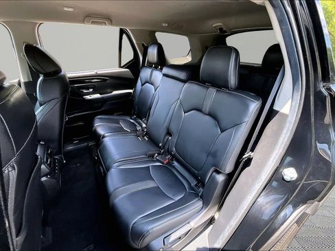 Used 2025 Honda Pilot EX-L image 18