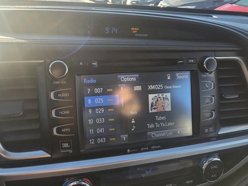 Certified 2016 Toyota Highlander Limited Platinum image 23