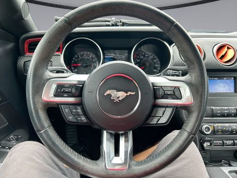 Used 2019 Ford Mustang Coupe RWD image 13