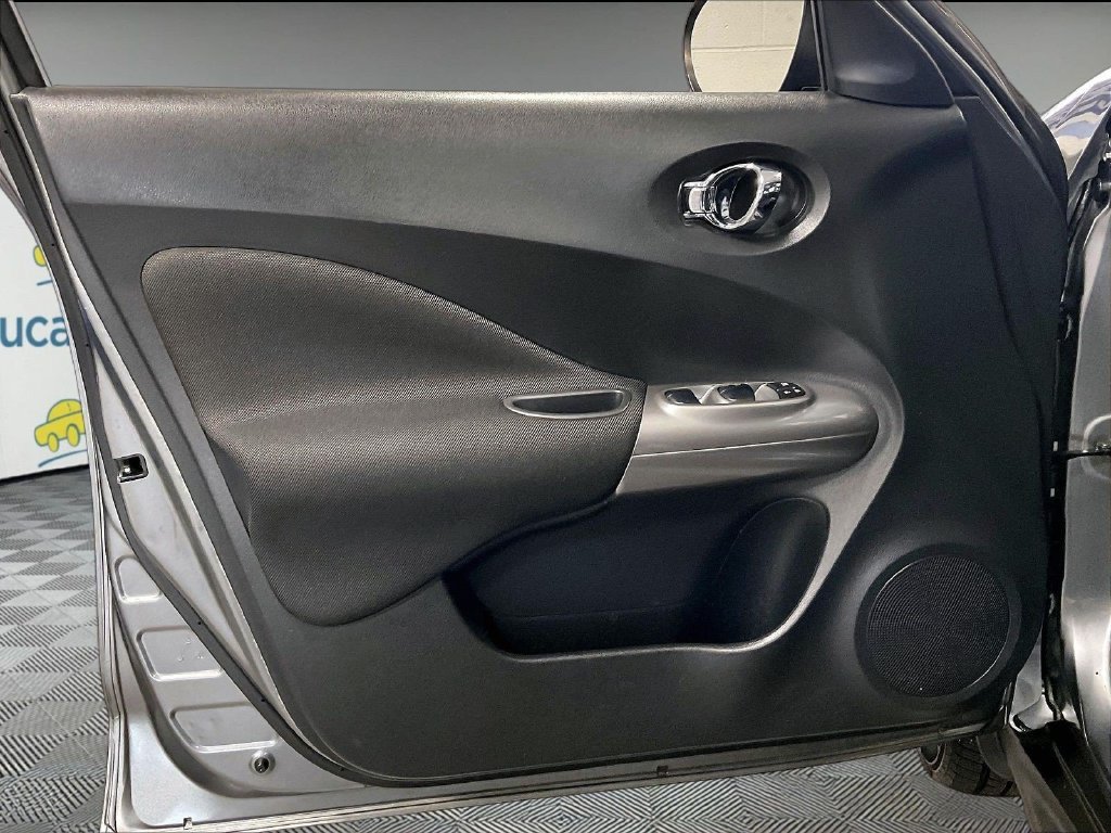 Used 2013 Nissan Juke SV AWD/4WD image 9