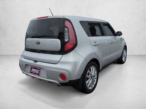 Used 2018 Kia Soul + FWD image 5