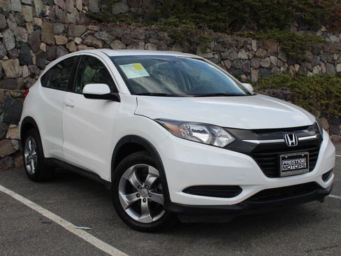 Used 2016 Honda HR-V LX image 4