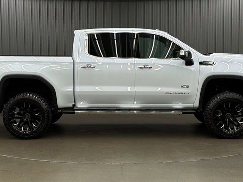 Used 2026 GMC Sierra 1500 Denali AWD/4WD image 6