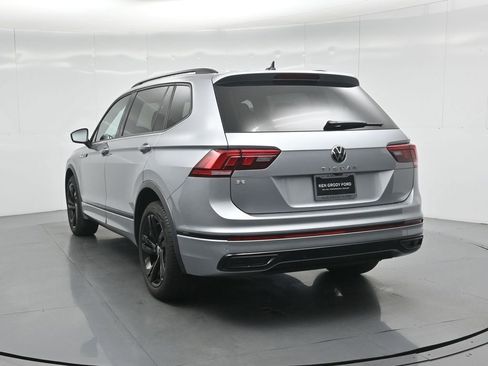 Used 2024 Volkswagen Tiguan SE R-Line image 30
