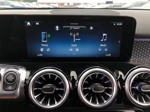 New 2025 Mercedes-Benz GLB 250 4MATIC image 24