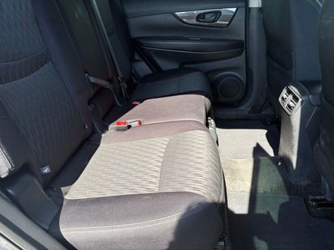 Used 2019 Nissan Rogue S FWD image 16