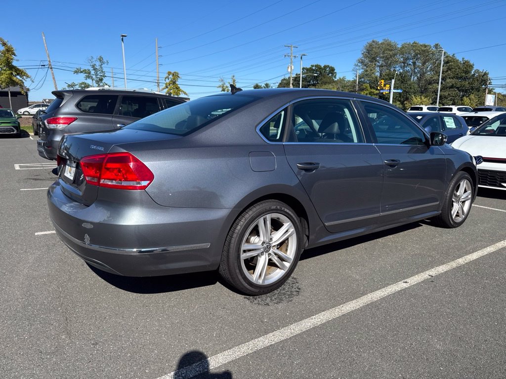 Used 2014 Volkswagen Passat TDI SEL Premium FWD image 5