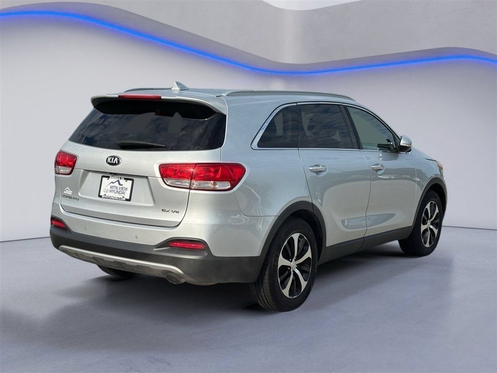 Used 2016 Kia Sorento EX FWD image 3