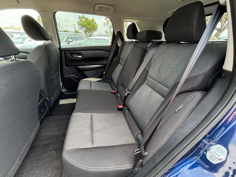 Used 2025 Nissan Rogue SV FWD image 27