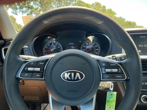 Used 2019 Kia Optima LX FWD image 16