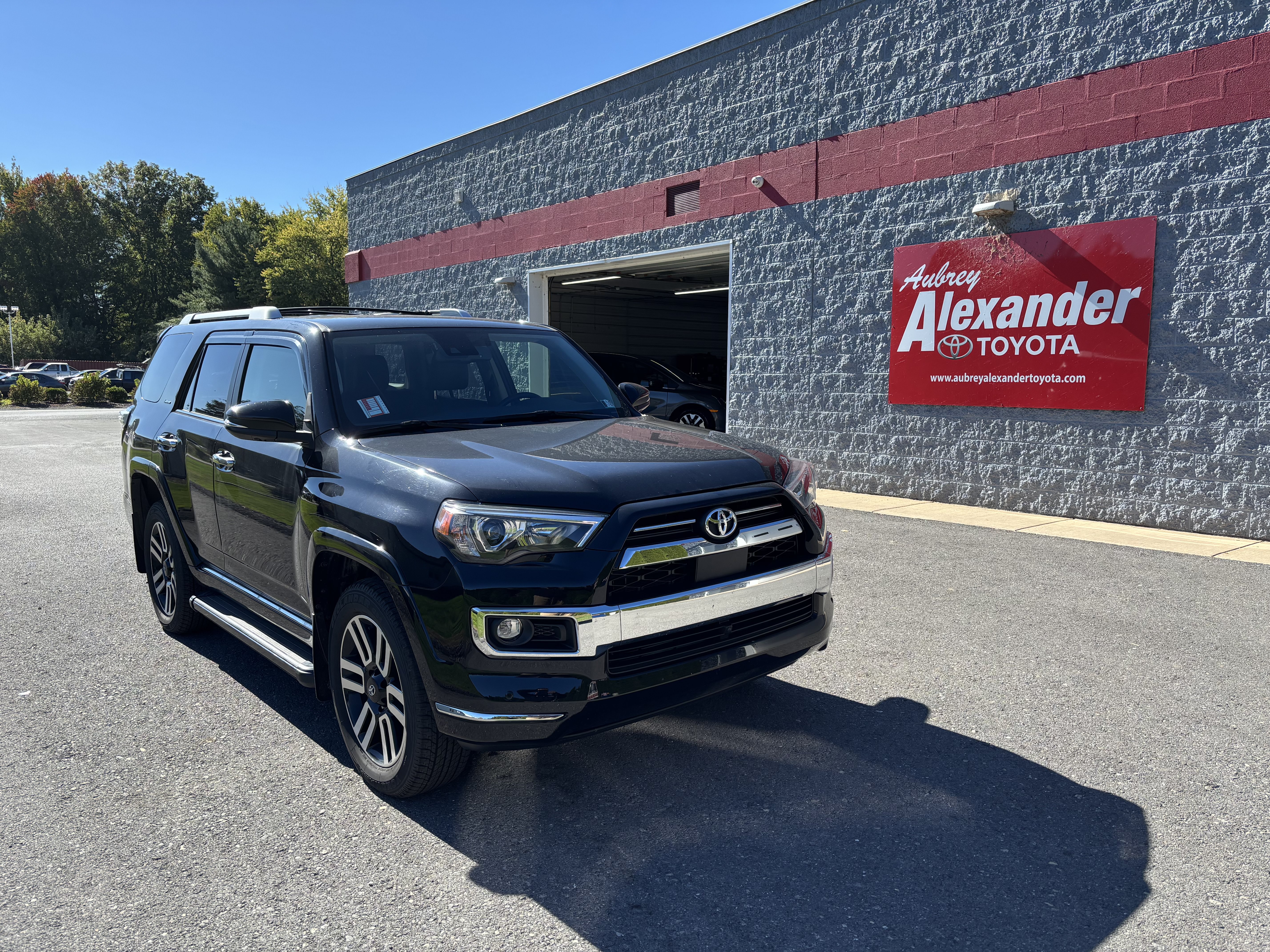 Used 2023 Toyota 4Runner Limited AWD/4WD image 1