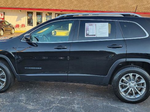 Used 2019 Jeep Cherokee Latitude Plus w/ Cold Weather Group image 12