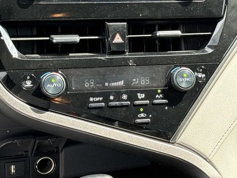 Used 2023 Toyota Camry SE FWD image 21
