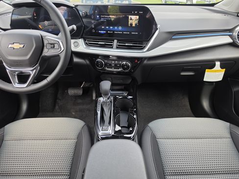 New 2026 Chevrolet Trax LT w/ Sunroof Package FWD image 20