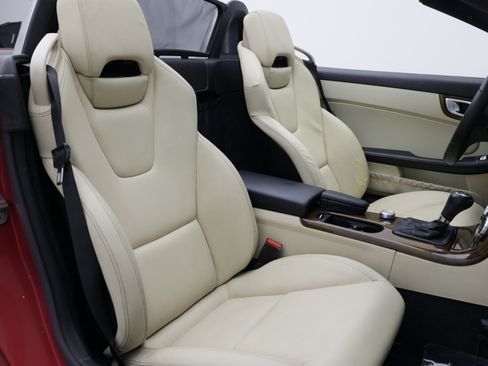 Used 2015 Mercedes-Benz SLK 250 image 33
