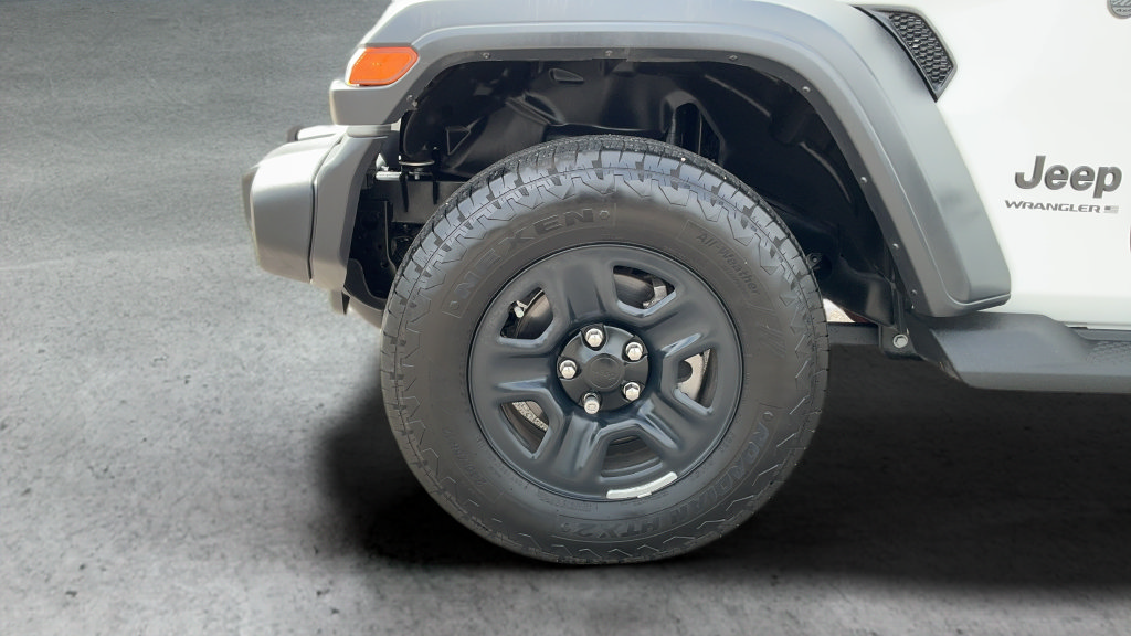 Used 2025 Jeep Wrangler Sport AWD/4WD image 21