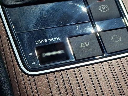 Used 2021 Toyota Sienna XLE FWD image 27