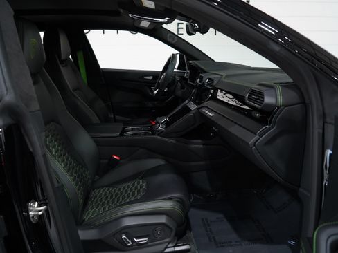 Used 2022 Lamborghini Urus AWD/4WD image 17