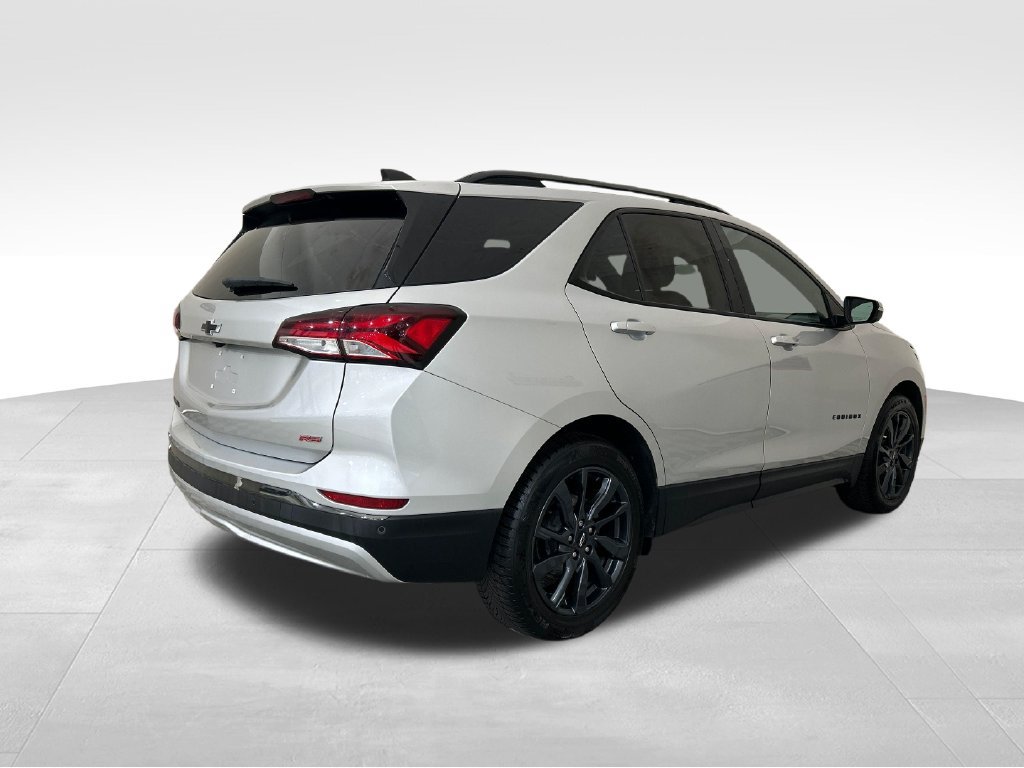 Used 2022 Chevrolet Equinox RS w/ RS Leather Package FWD image 5