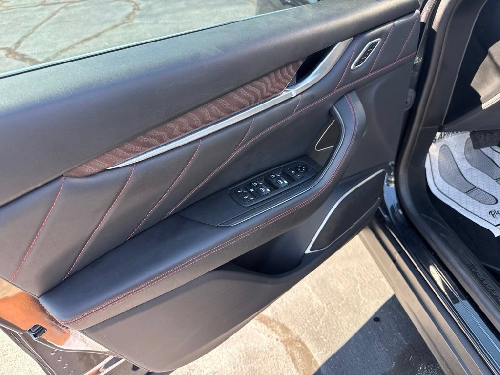 Used 2022 Maserati Levante Modena AWD/4WD image 15