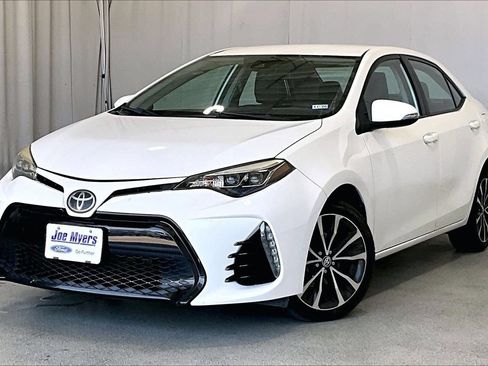 Used 2017 Toyota Corolla SE FWD image 2