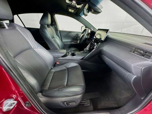 Used 2021 Toyota Venza Limited image 35