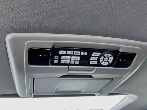 Used 2018 Honda Pilot Touring image 31