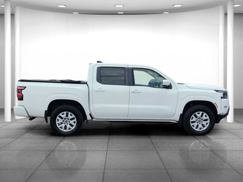 Used 2024 Nissan Frontier SV w/ SV Convenience Package AWD/4WD image 9