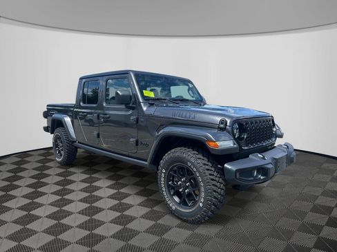 Certified 2025 Jeep Gladiator Sport AWD/4WD image 8