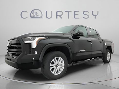 Used 2025 Toyota Tundra SR5 w/ SR5 Convenience Package RWD image 1