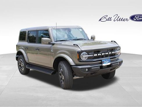 New 2026 Ford Bronco Outer Banks AWD/4WD image 2