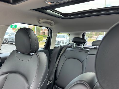 Used 2024 MINI Cooper Countryman S FWD image 18